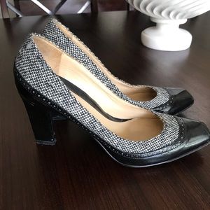 ALEXANDER MCQUEEN black patent leather/tweed pumps